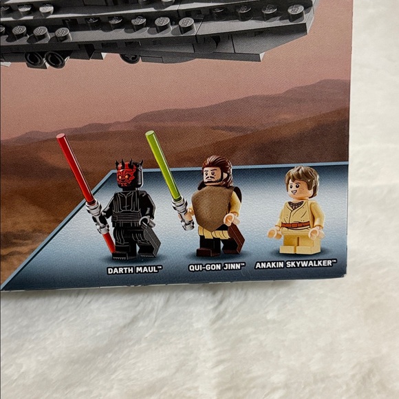 LEGO Star Wars Darth Maul's Sith Infiltrator - Picture 2 of 4